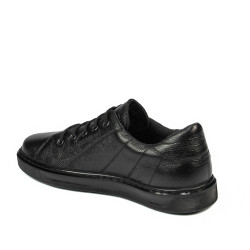 Svarta sportskor 951