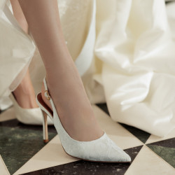 Damsandaler 1352 vit satin lifestyle
