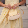 Damhandväska 042g butter yellow+rafia lifestyle