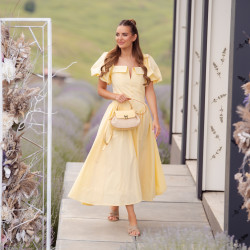 Damhandväska 042g butter yellow+rafia lifestyle
