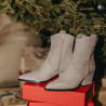 Damsstövlar med klack 1411 nubuck sand lifestyle